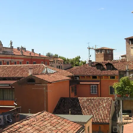 Antica Via Roma Garden View Bed & Breakfast Verona