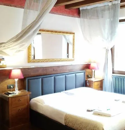 Antica Via Roma Garden View Bed & Breakfast Verona