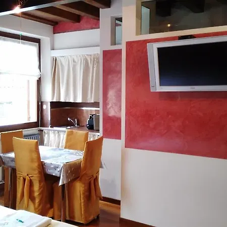 Antica Via Roma Garden View לינה וארוחת בוקר 2*